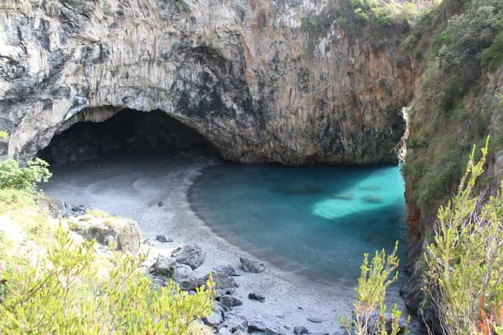 spiaggia arcomagno calabria