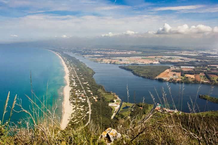 Il lungomare di Sabaudia con le ville dei vip lungomare di Sabaudia villa totti