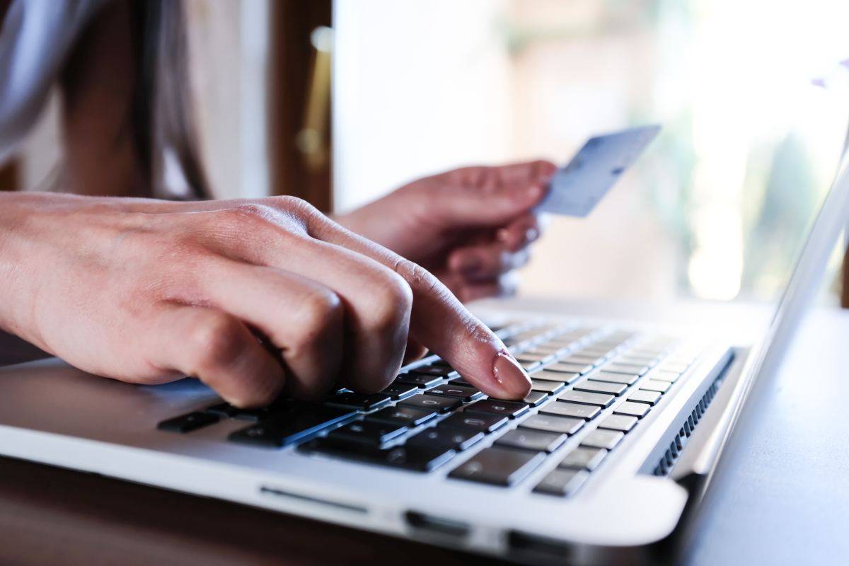 Come non farsi truffare quando si prenota una vacanza oline Evitare truffe online
