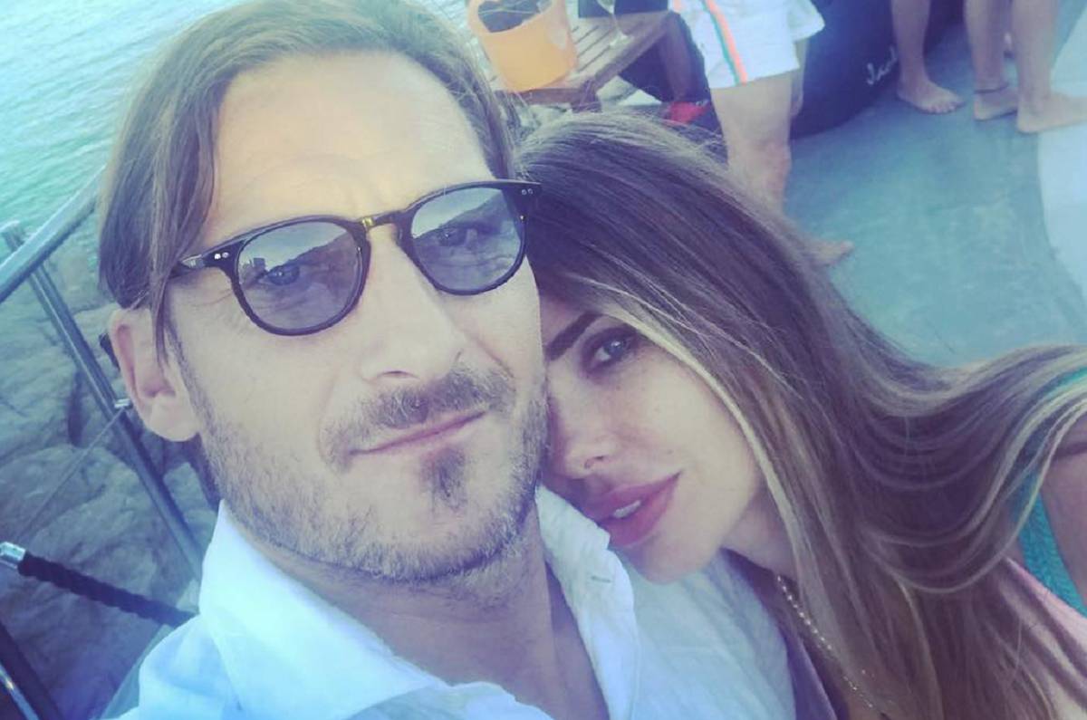 La foto dell'anniversario di nozze di Ilary Blasi e Francesco Totti