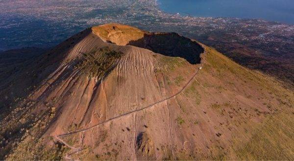 vacanza in Campania Il Vesuvio vacanza in Campania