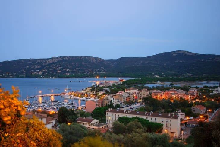Divertimento nei locali di Portovecchio motivi per andare in corsica