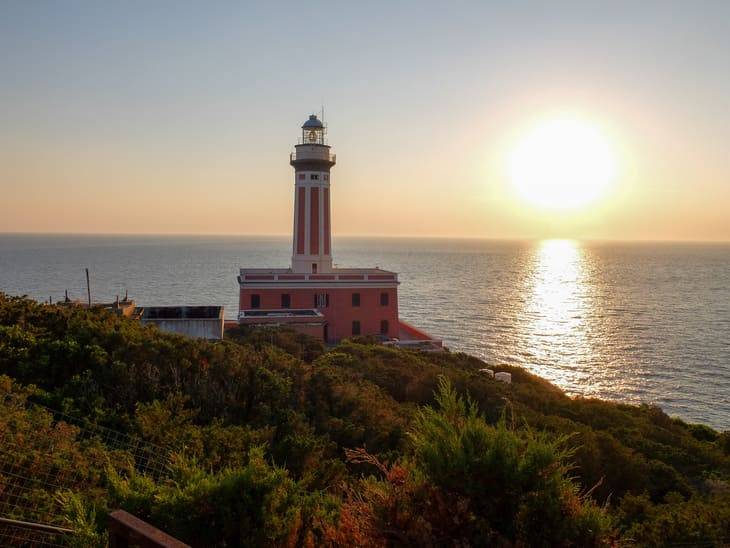 Una vacanza rilassante in un faro: quanto costa? Dipende dal faro! dove dormire in un faro in italia