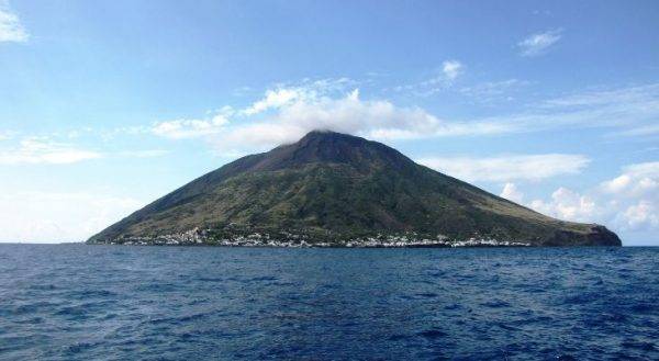 Stromboli uno dei posti più isolati dove andare in vacanza