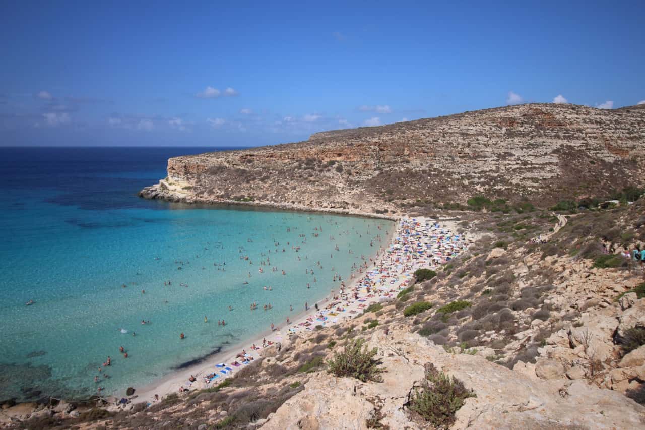 spiaggia conigli numero chiuso