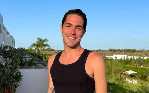 Tommaso Zorzi vacanza Puglia Tommaso Zorzi è in Puglia in vacanza