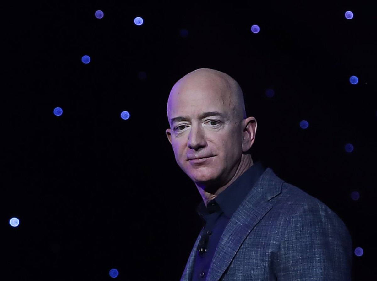 Jeff Bezos, leader di Amazon è in Sicilia