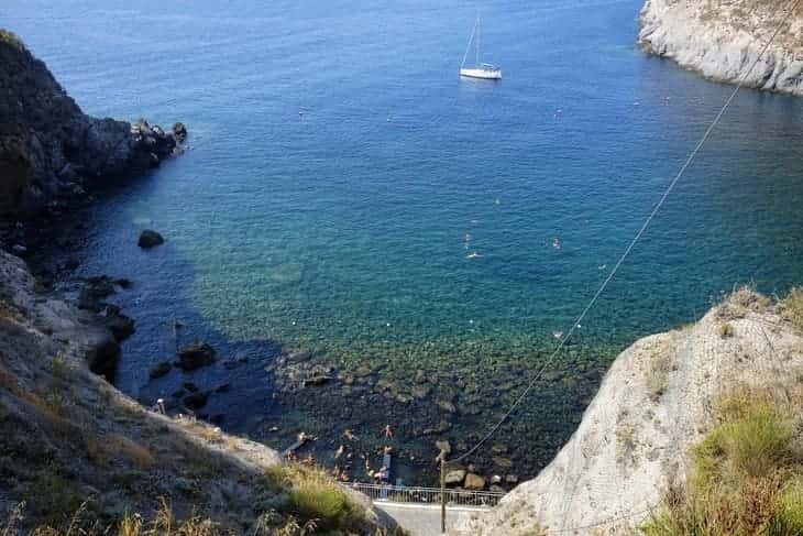 In alcuni punti la sabbia è così calda che si possono cuocere le uova! ischia vacanza ottobre