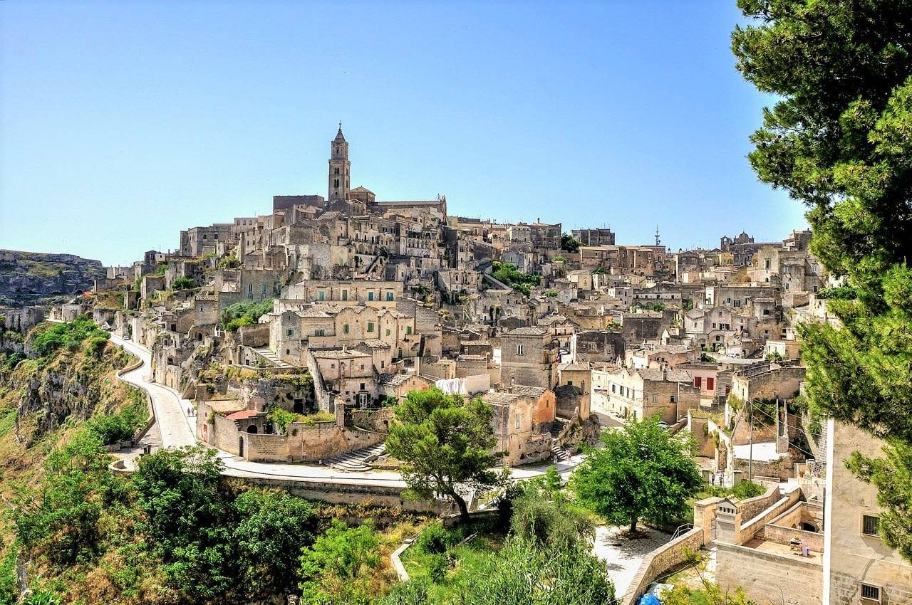 tour matera james bond