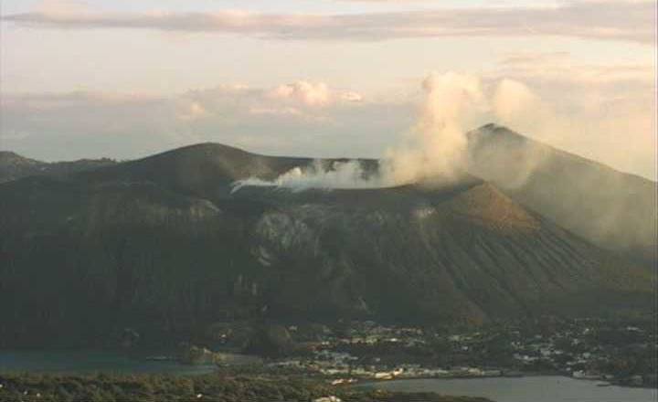 emergenza isola vulcano