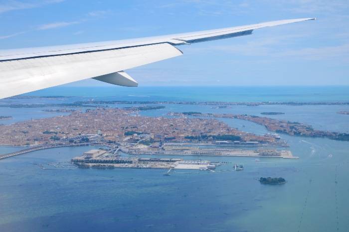 Piste di atterraggio più belle del mondo, Venezia e Genova in classifica