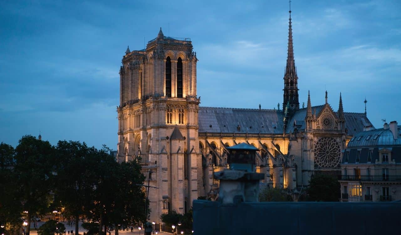 Notre-Dame de Paris tour virtuale