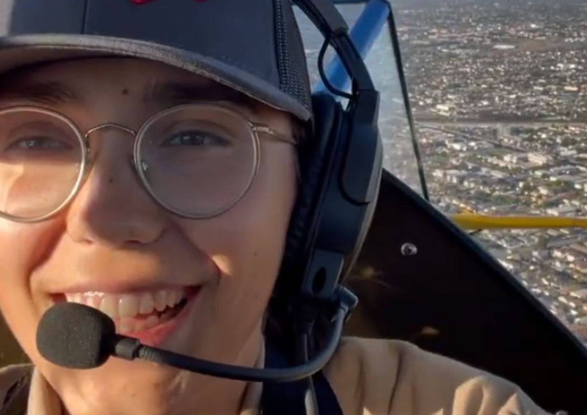 Zara ha 19 anni ed è la più giovane pilota donna ad aver fatto il giro del mondo....da sola!