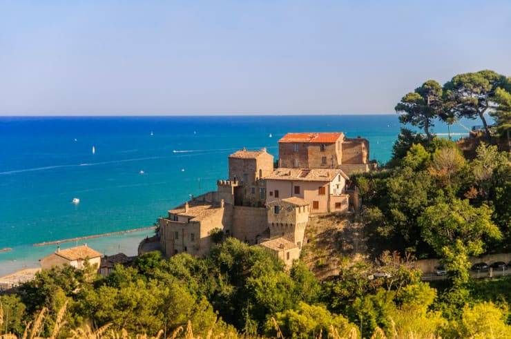 3 borghi romantici marche