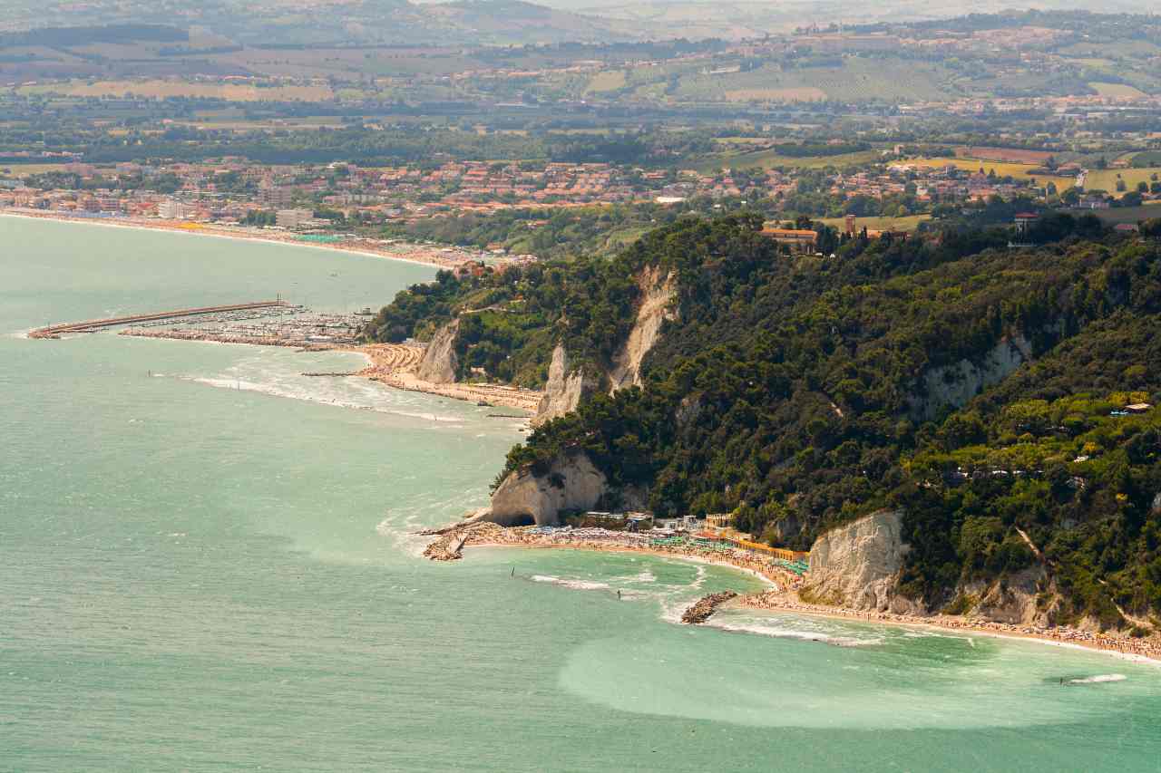 I borghi del mare nelle marche