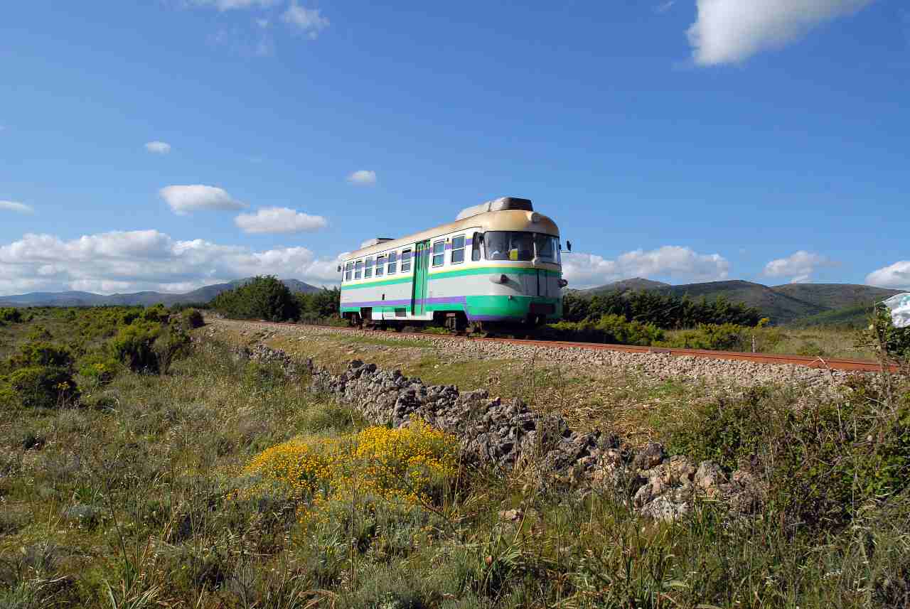 Viaggio in Sardegna unico sopra al treno verde