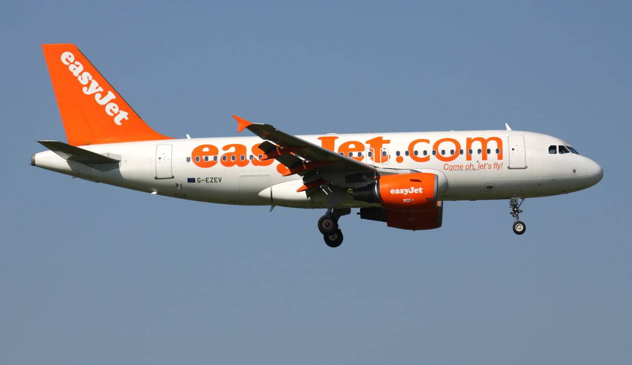 voli easyjet mascherina