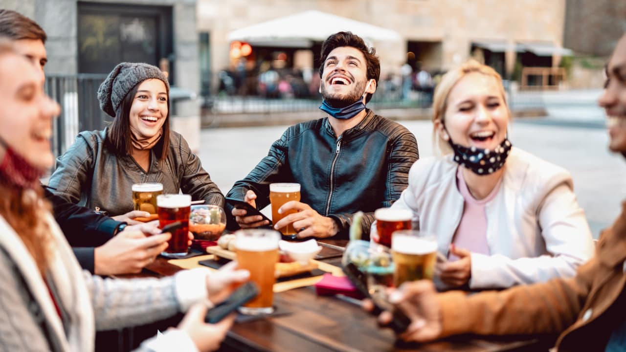 Come cambiano le regole dal 1° aprile: Green pass e mascherina come cambiano regole aprile