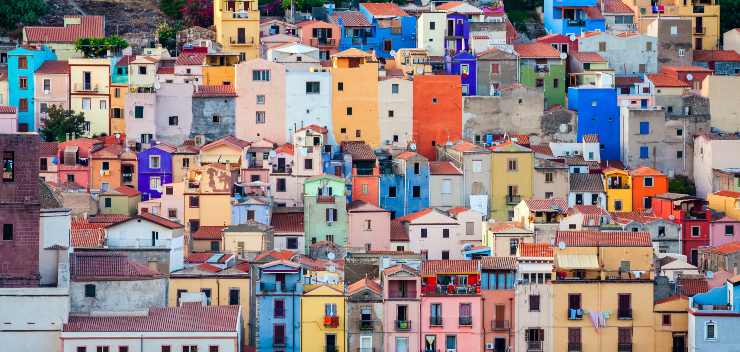 Il borgo più colorato d'Italia si trova in Sardegna