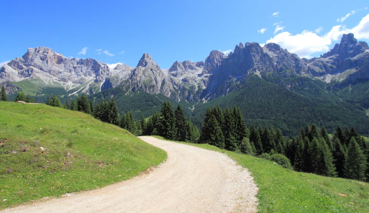 Weekend del 1° maggio in montagna: i luoghi più belli d’Italia dove andare weekend 1° maggio montagna