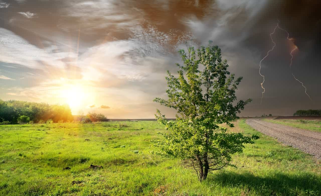 Meteo weekend del 1° maggio 2022: a chi tocca il temporale e a chi il sole meteo weekend 1° maggio 2022