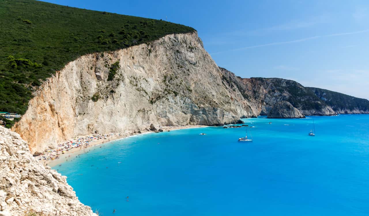 Anticipo d'estate low cost: voli a 9 euro per Sardegna e Grecia low cost voli sardegna grecia