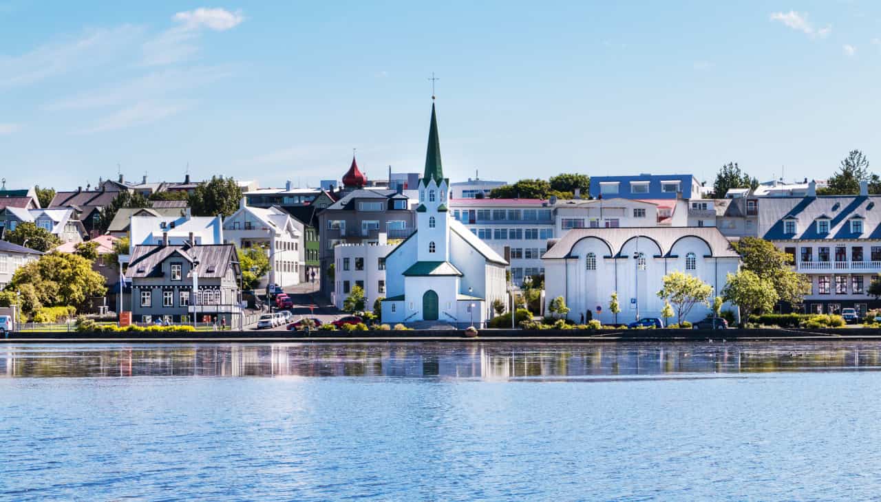 volo low cost milano reykjavik