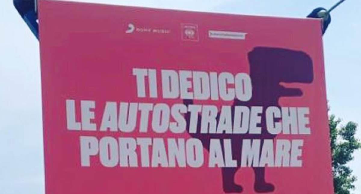 Il cartellone in autostrada