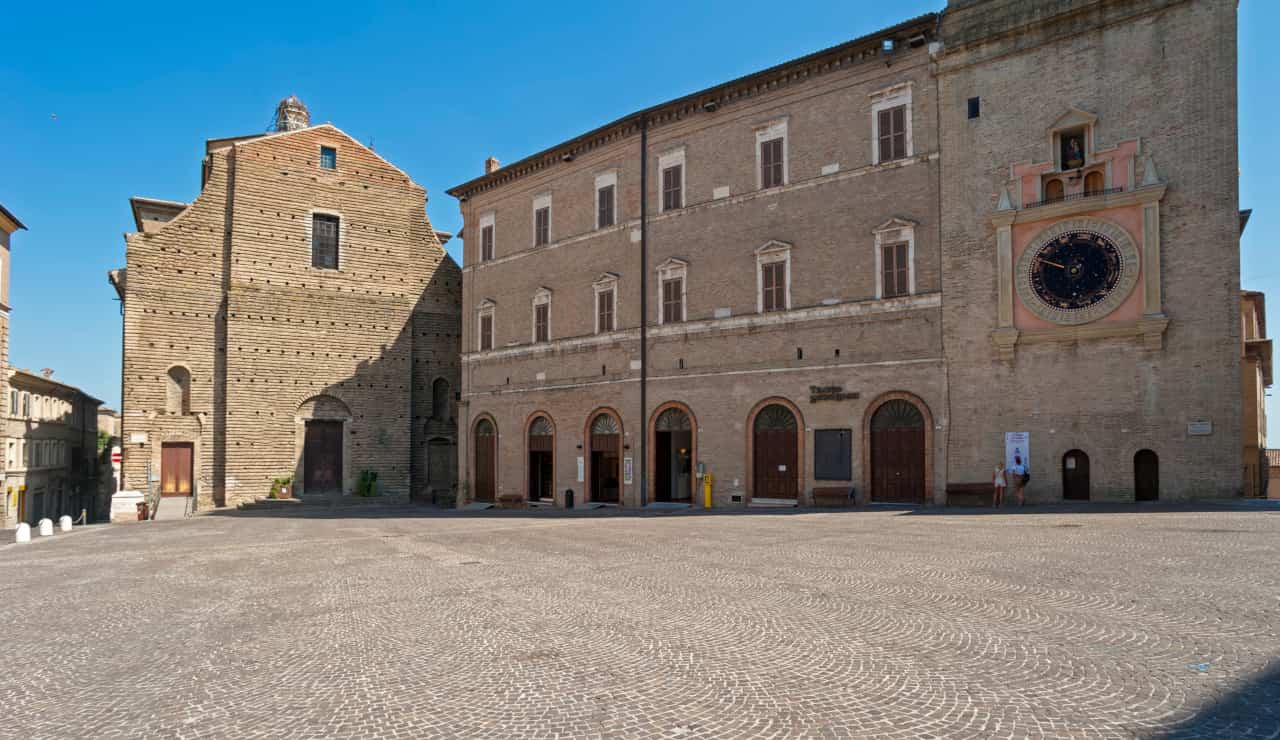 fattoria in piazza macerata