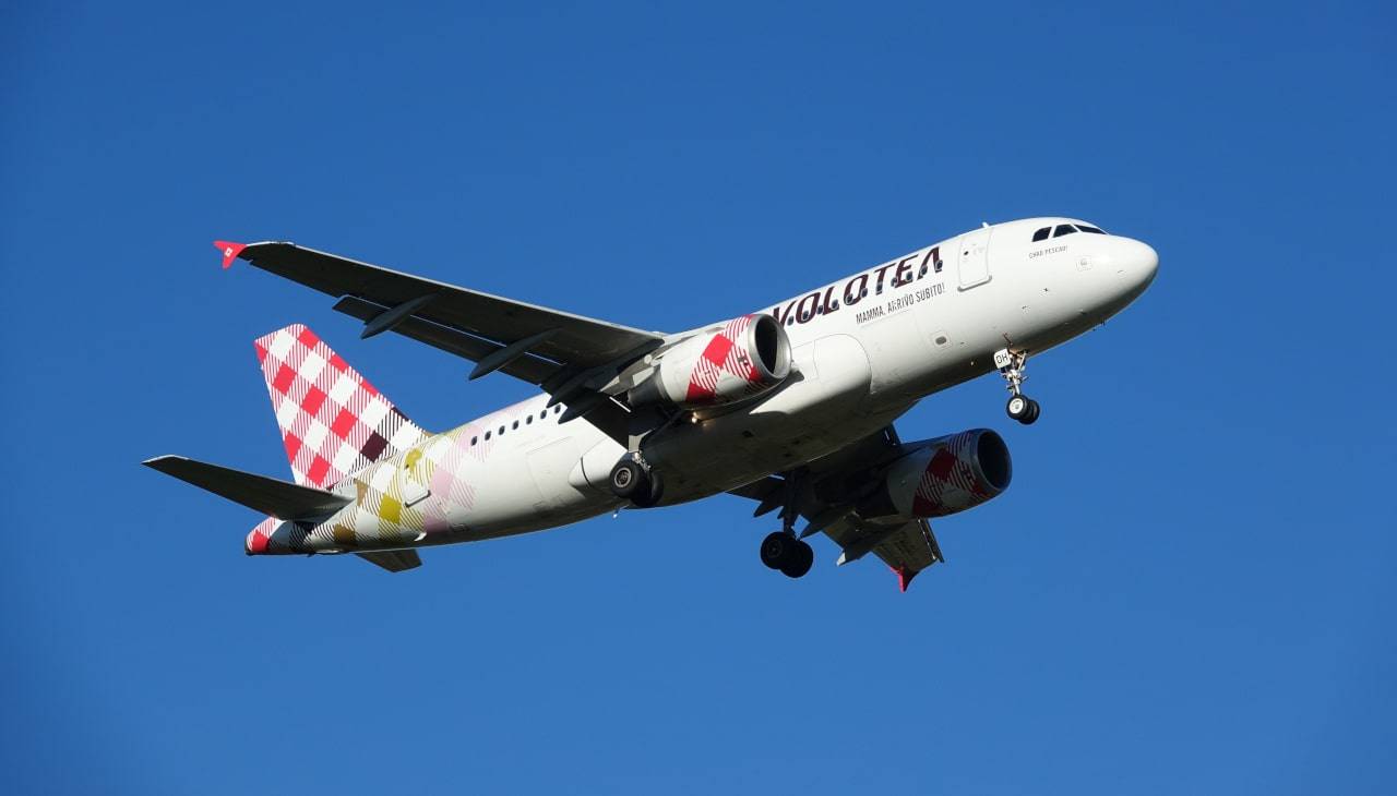 Volotea riprende i voli diretti tra Alghero e gli aeroporti di Torino e Venezia