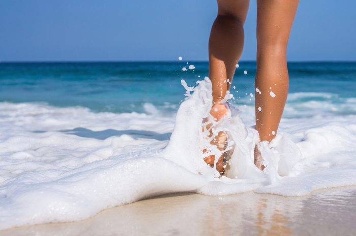 I benefici della camminata sulla sabbia