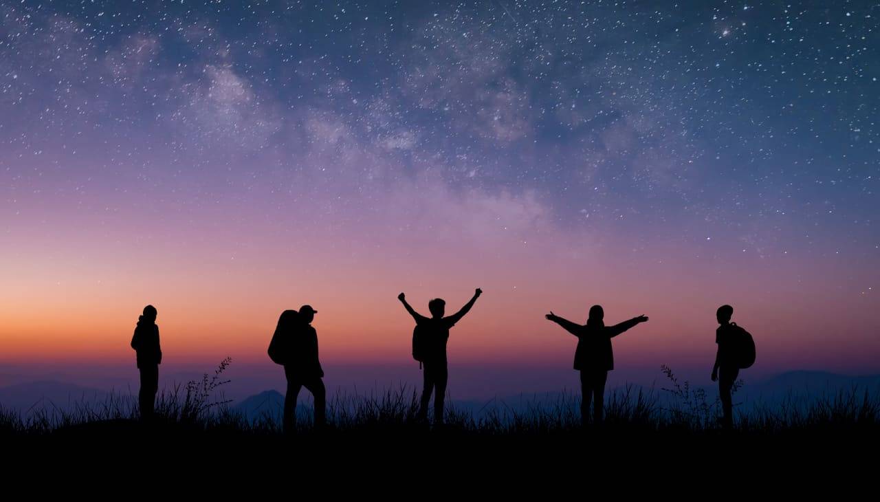 Spettacolo nel cielo all'alba: raro e suggestivo allineamento di pianeti cielo alba allineamento pianeti