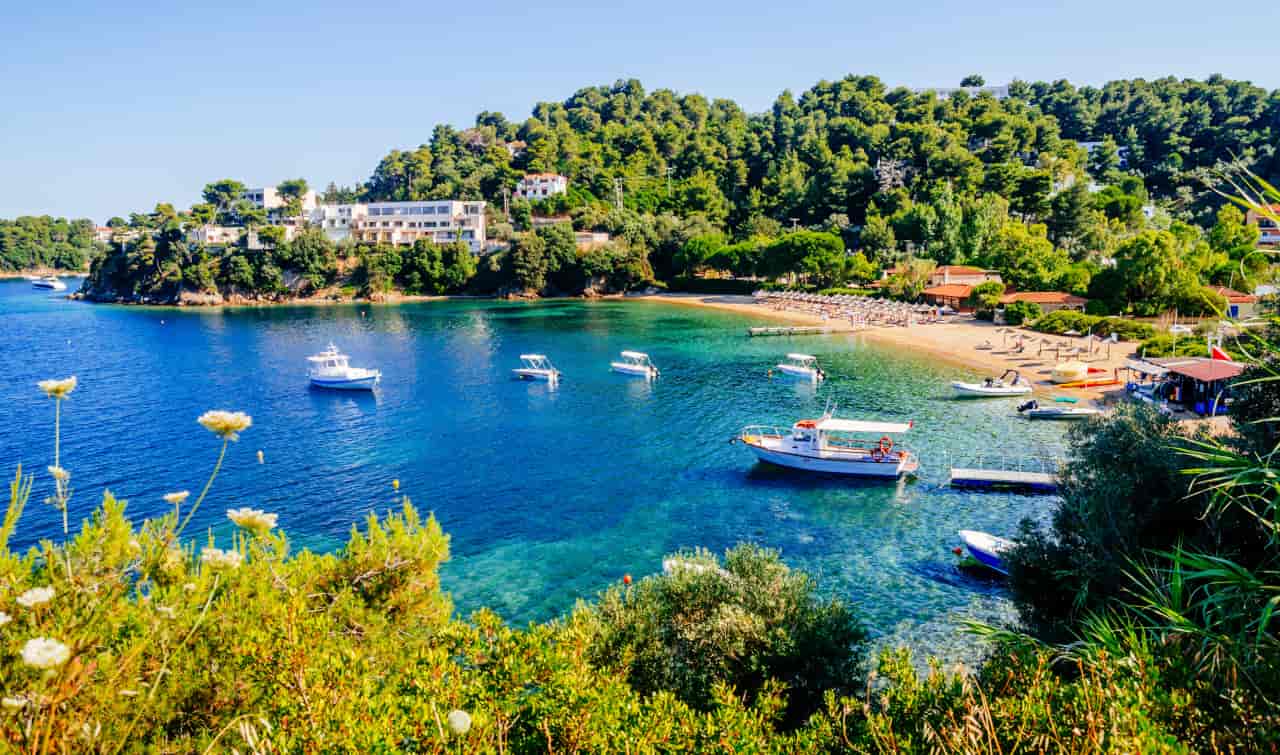 Imperdibili offerte di voli a 9 euro per le mete di vacanza offerte voli 9 euro vacanza