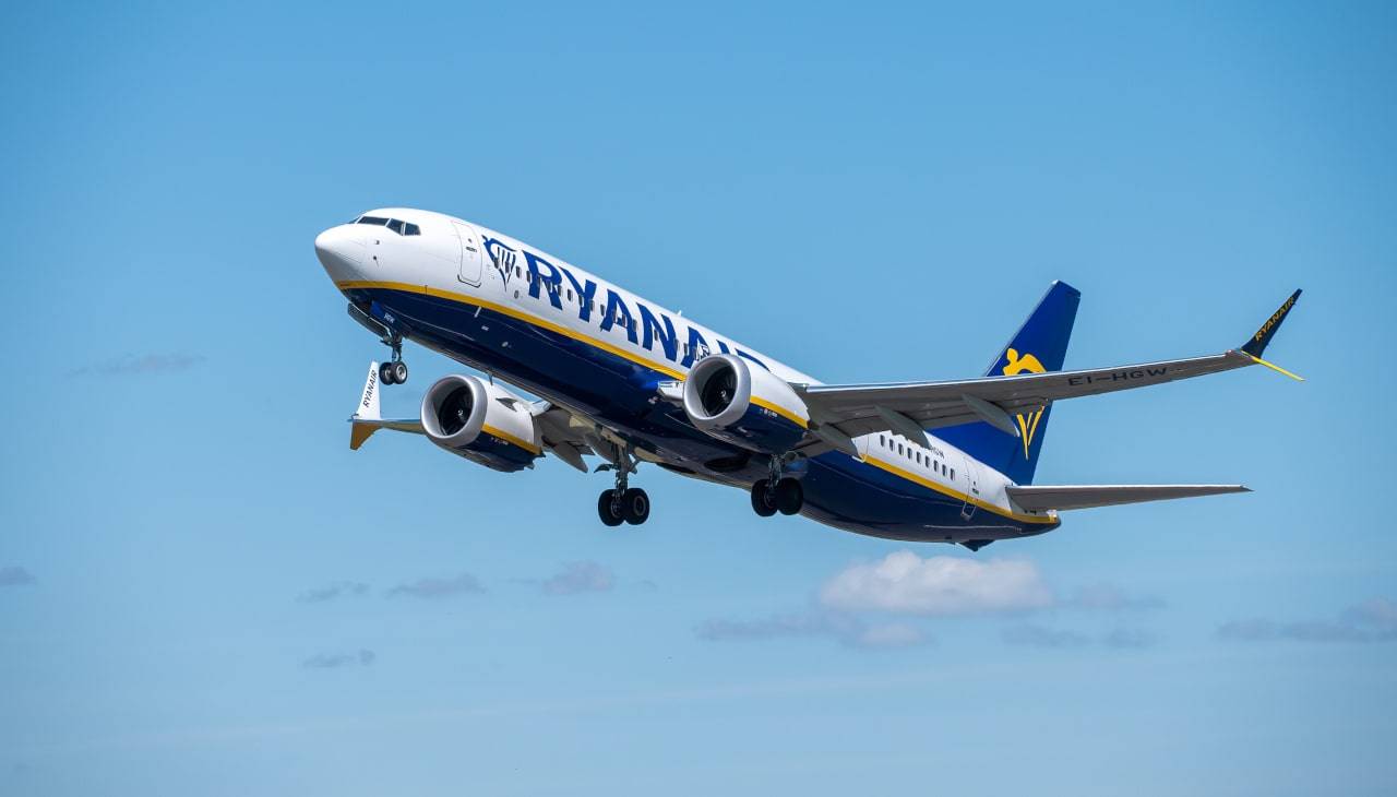 Ryanair torna a volare all'aeroporto di Forlì ryanair aeroporto forlì