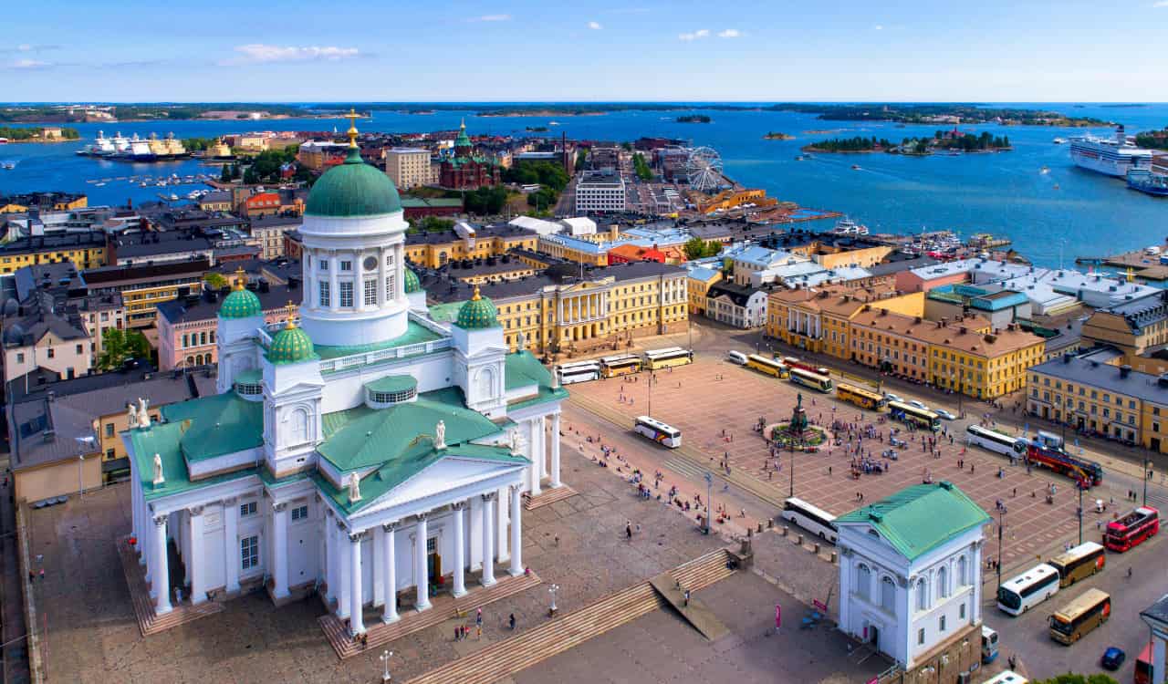 Voli low cost per viaggiare a Helsinki a fine estate e inizio autunno voli low cost helsinki
