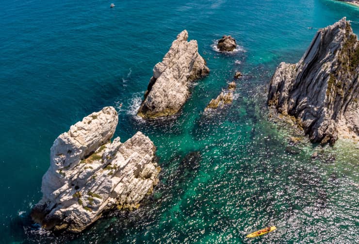 spiaggia due sorelle numero chiuso