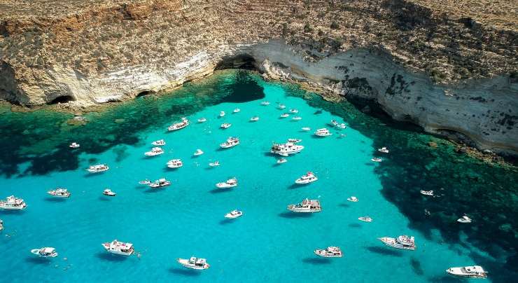 mare lampedusa italia ottobre