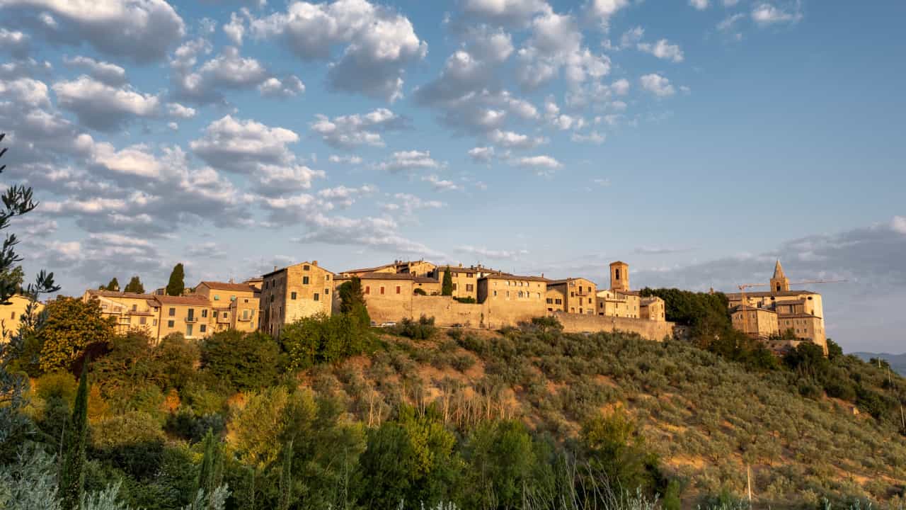 borghi umbria autunno bici