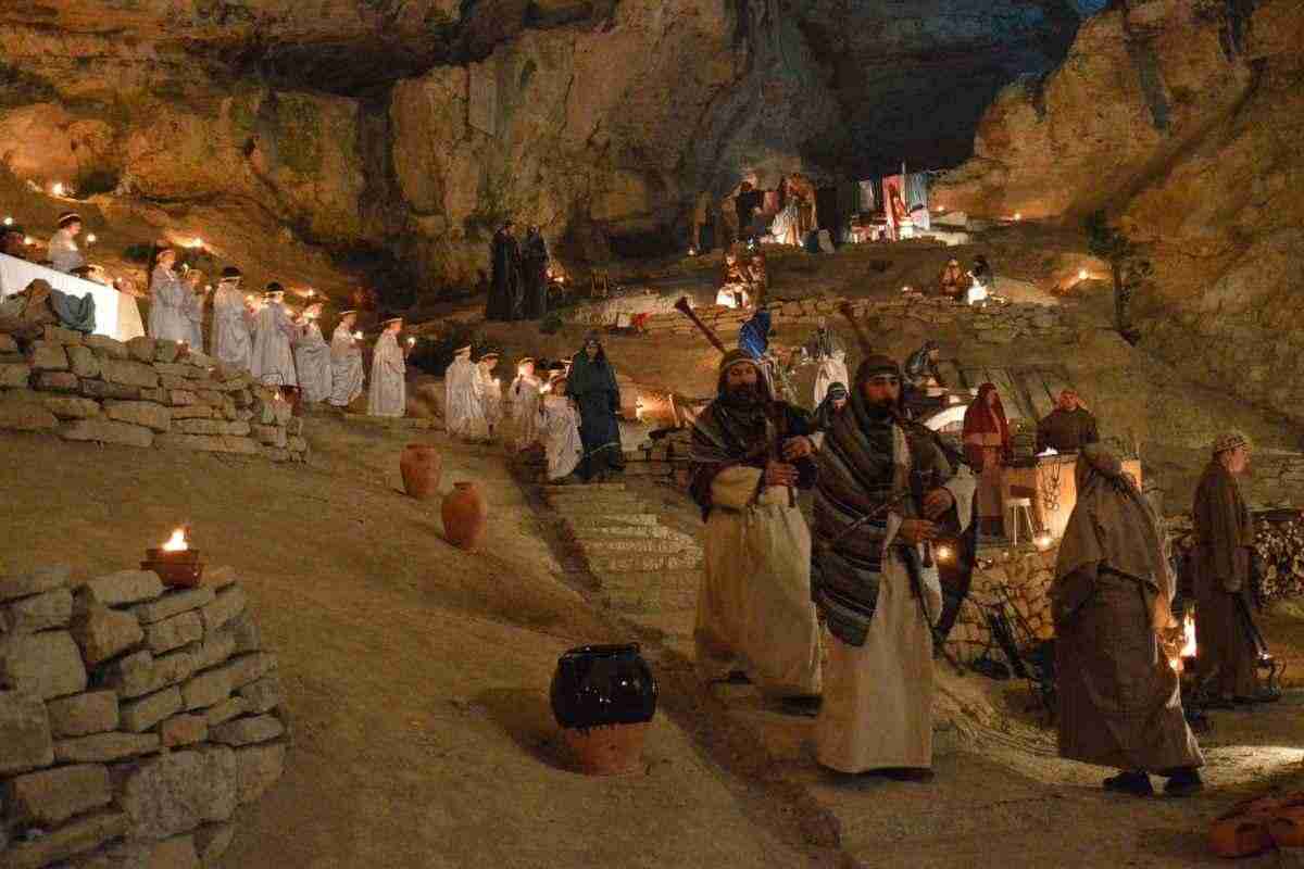 Questi sono i presepi viventi più belli d’Italia che dovete assolutamente vedere 2 Presepe di Genga