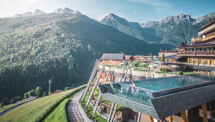 Piscina sospesa Dolomiti