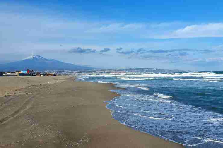 La Playa a Catania è una delle spiagge della Sicilia adatte ai bambini