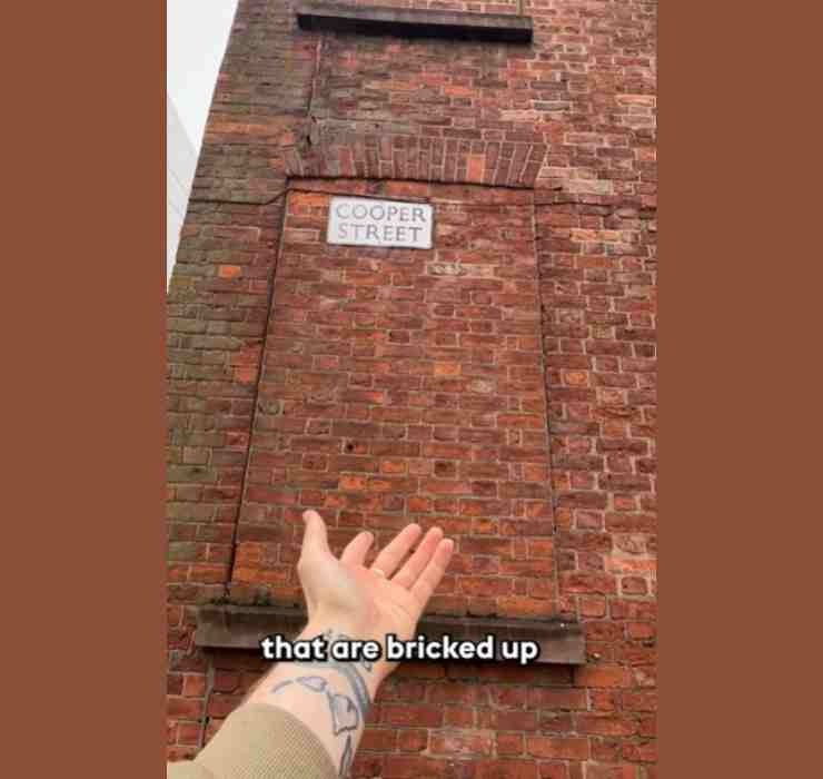 perché edifici inglesi hanno finestre murate