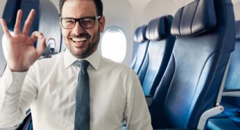 Volo in aereo, tutti pazzi per il “check-in chicken”: il trend di TikTok per avere i posti migliori risparmiando