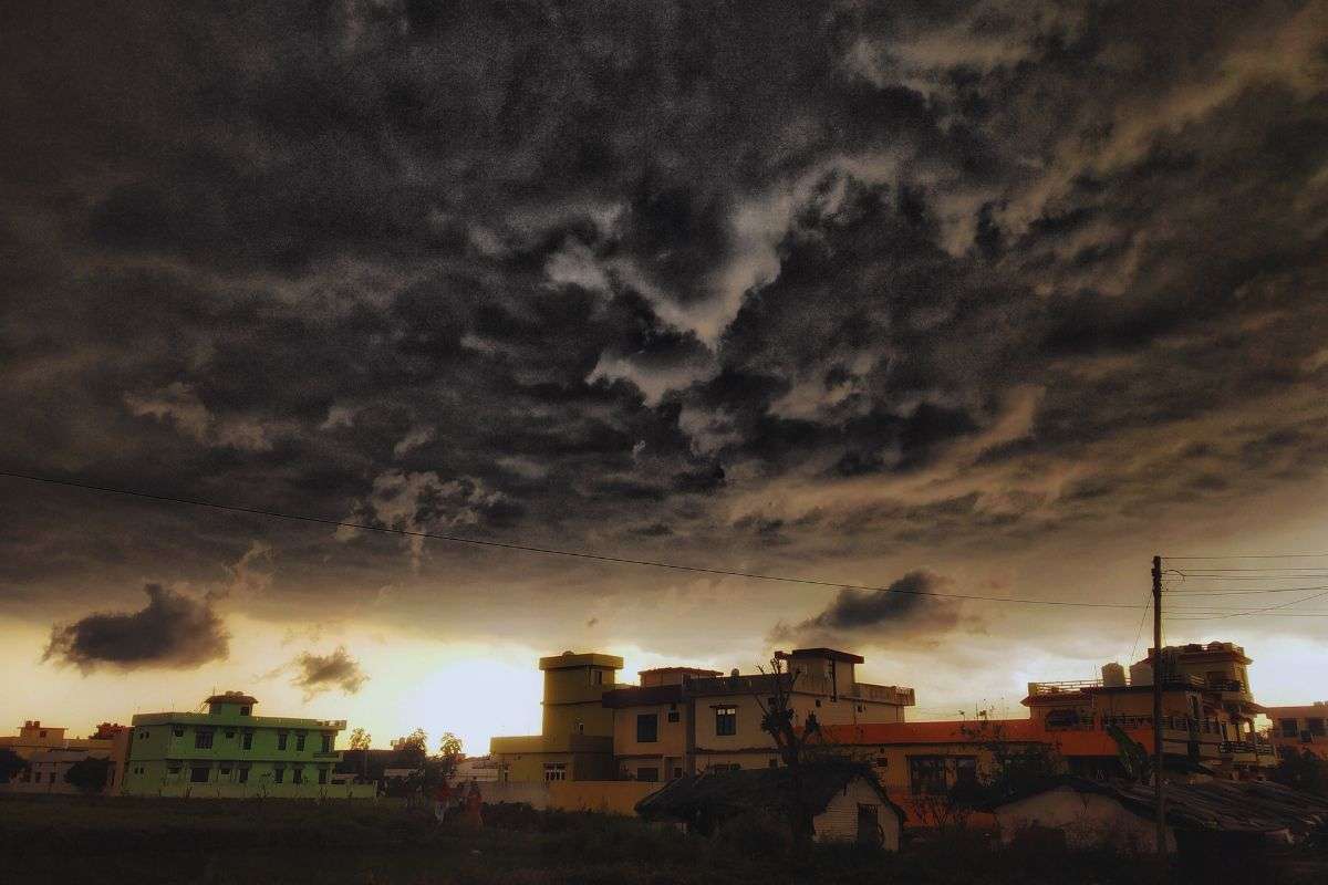 Cielo nero prima di un temporale