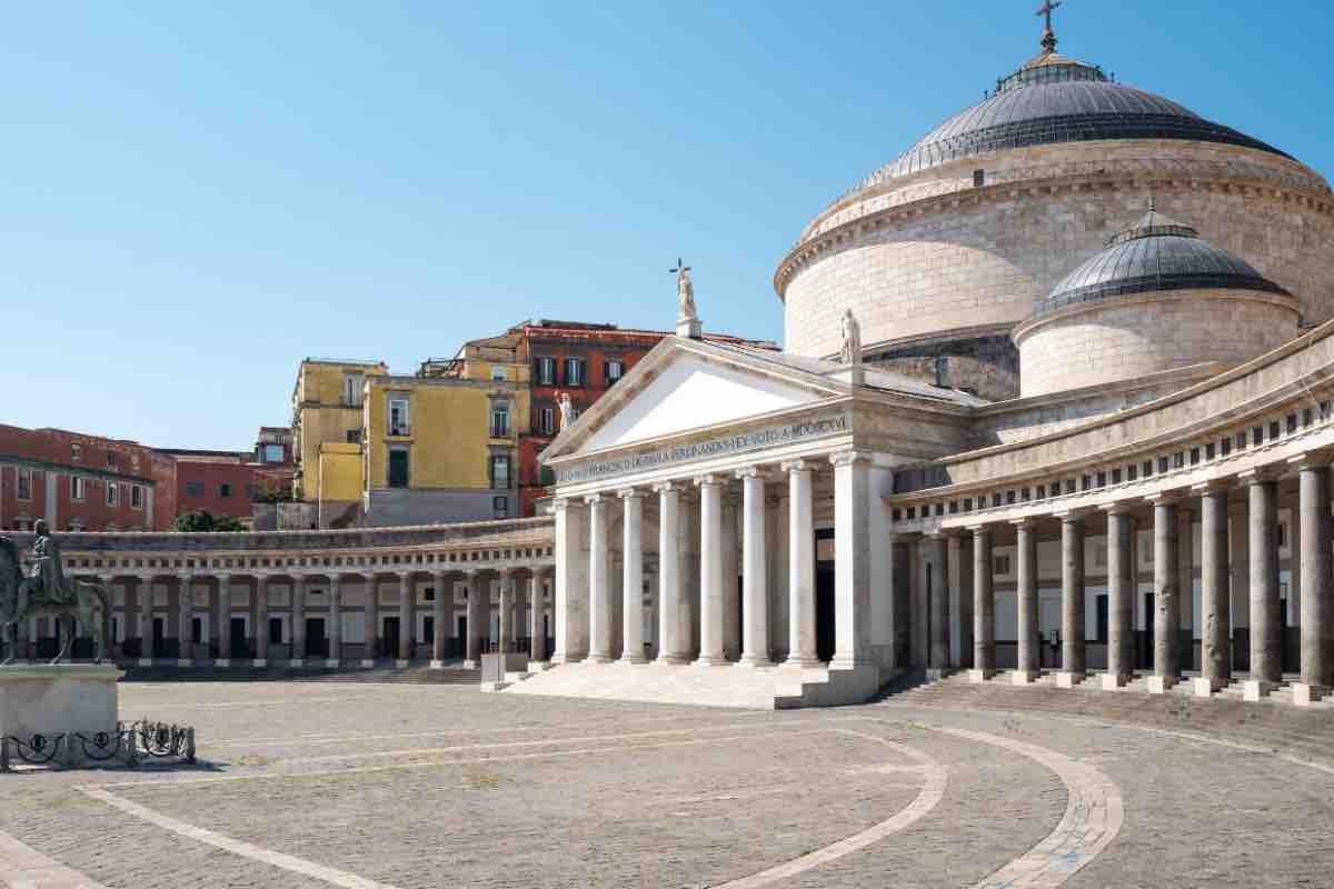 Piazza Plebiscito Napoli