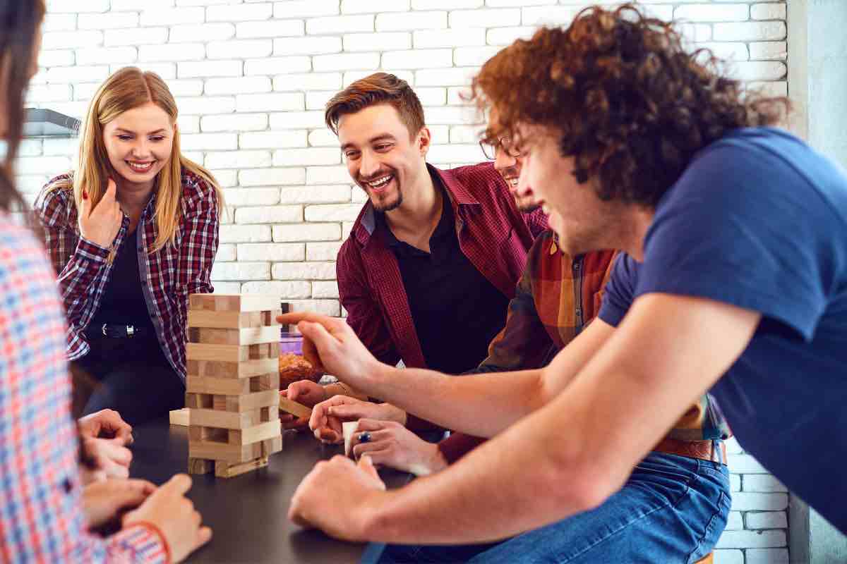 Giochi di società gruppo di amici