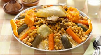 Cous cous alla marocchina, la ricetta del piatto unico tipico del Nord Africa: un mix di sapori e profumi