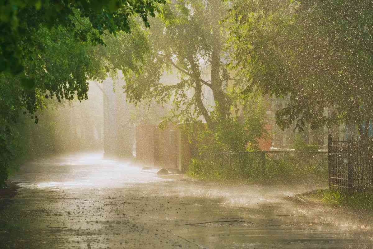 Violento temporale si abbatte in città