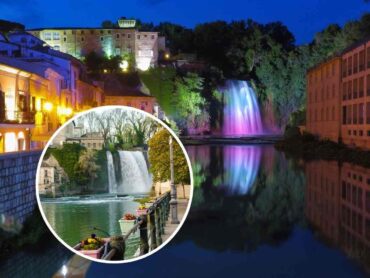 sfondo Cascata illuminata di sera dentro centro storico e tondo con cascata di giorno