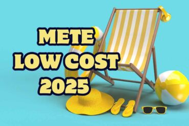 Sdraio, cappellino, occhiali da sole e scritta 'Mete low cost 2025'